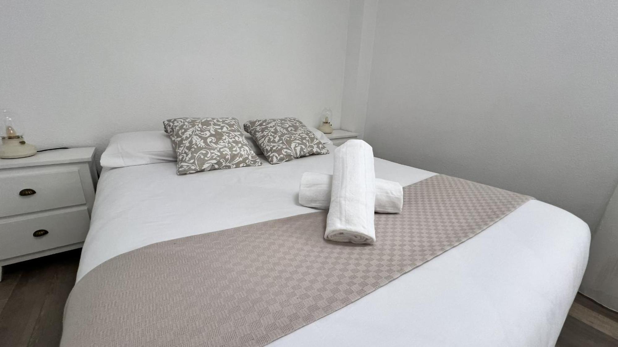 Apartamenticos Plaza Del Pilar III Сарагоса Екстериор снимка